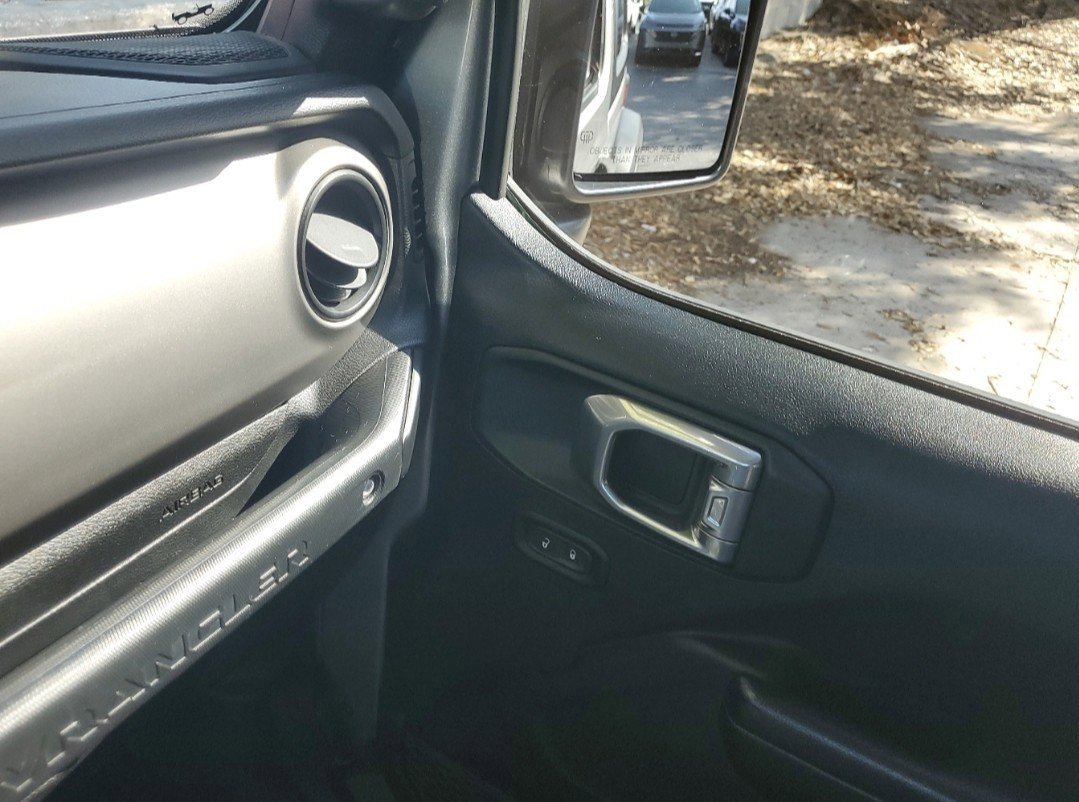 Used 2021 Jeep Wrangler Sport S image 25