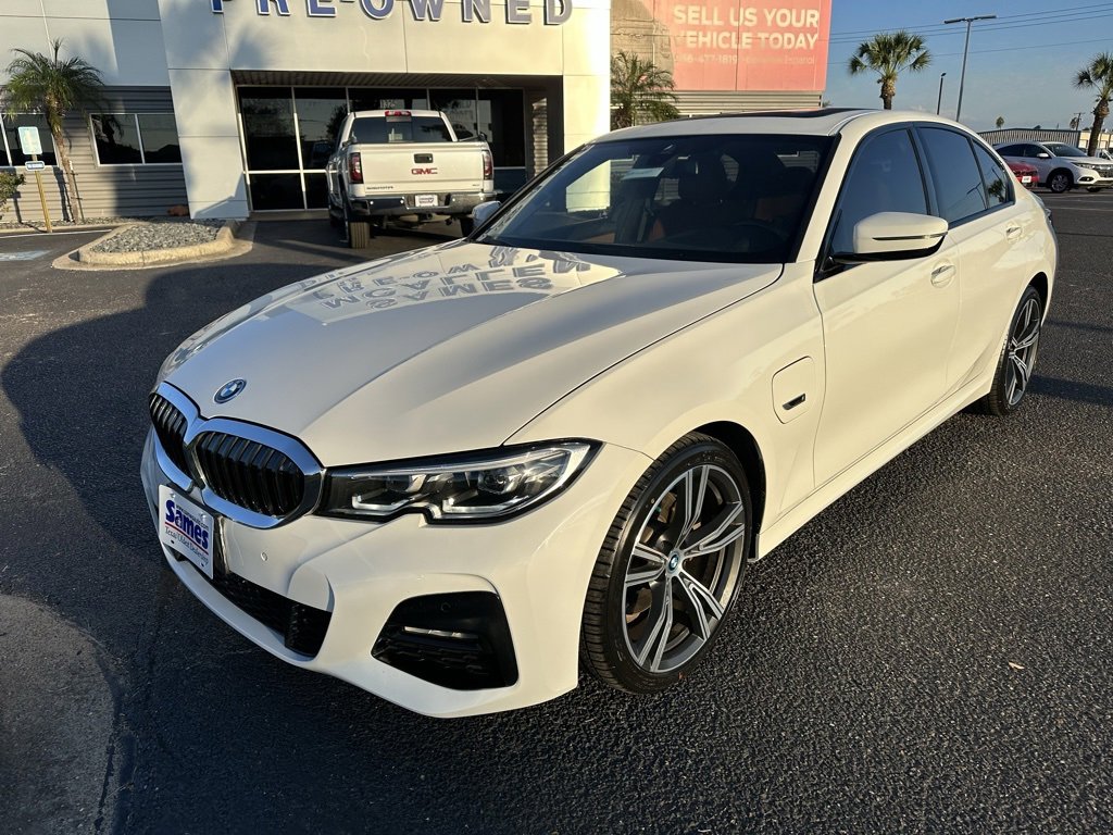 Used 2022 BMW 330e w/ M Sport Package image 2
