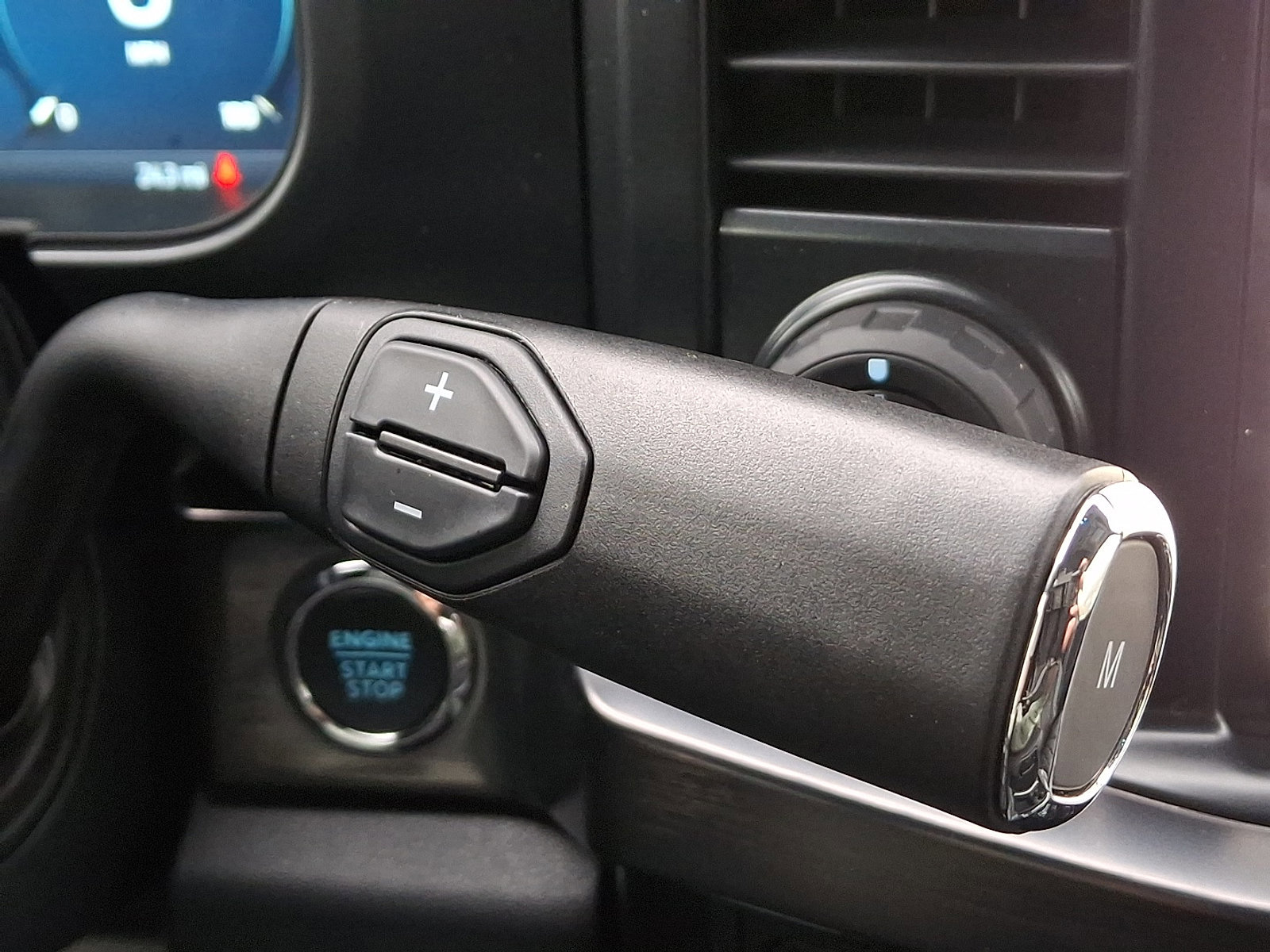 New 2026 Ford F250 Lariat w/ Black Appearance Package image 7