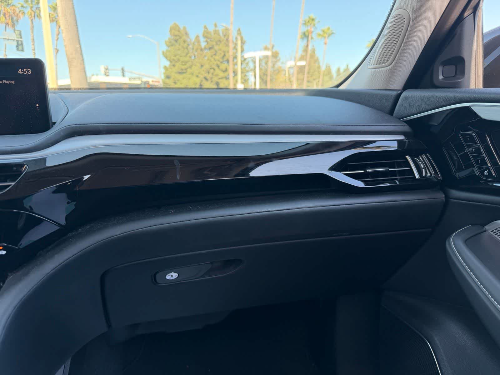 Certified 2023 Acura MDX FWD w/ Technology Package image 18