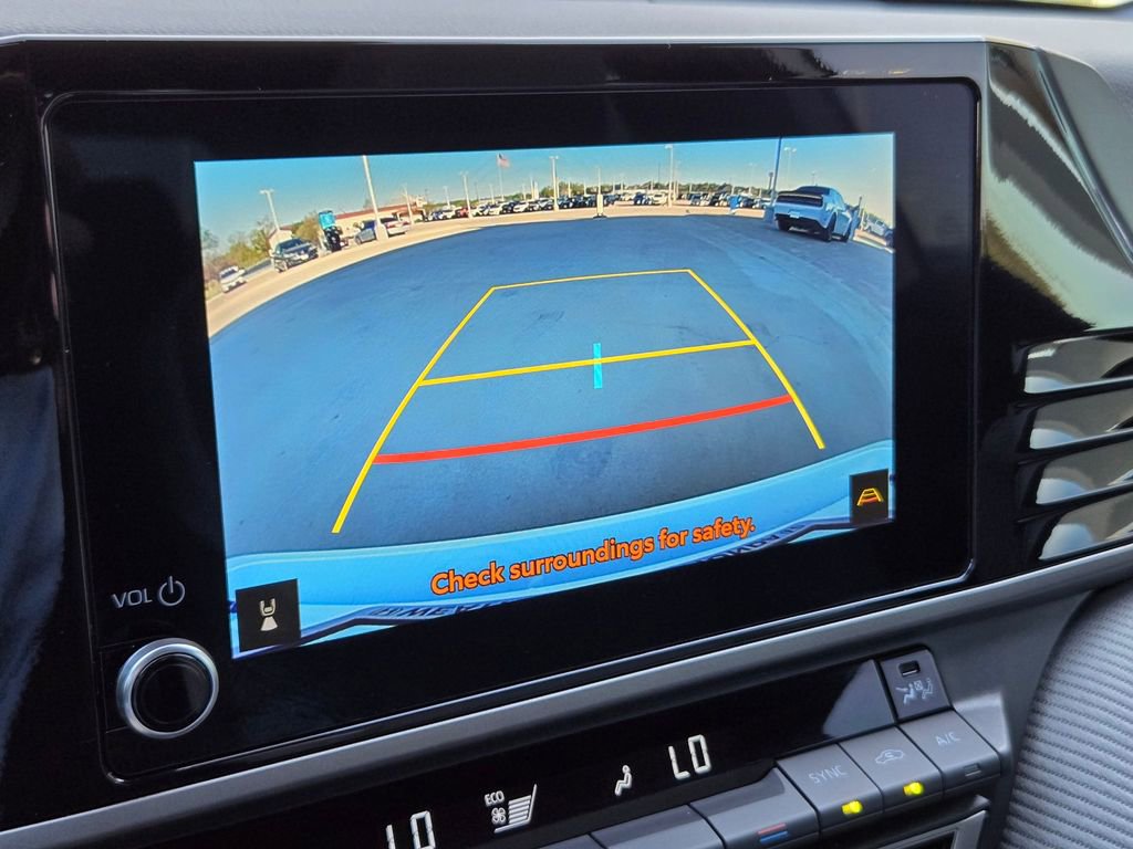 Used 2025 Toyota Camry SE image 32