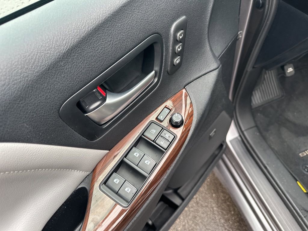 Used 2020 Toyota Sienna Limited Premium w/ Carpet Mat Package image 10