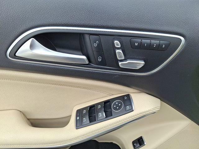 Used 2019 Mercedes-Benz GLA 250 4MATIC w/ Premium Package image 13