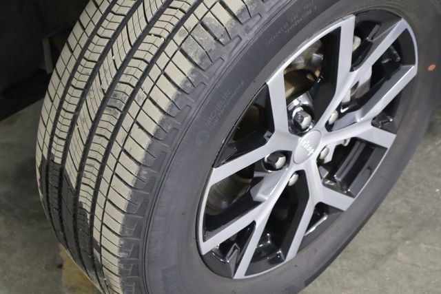 Used 2023 Jeep Grand Cherokee L Limited AWD/4WD image 42