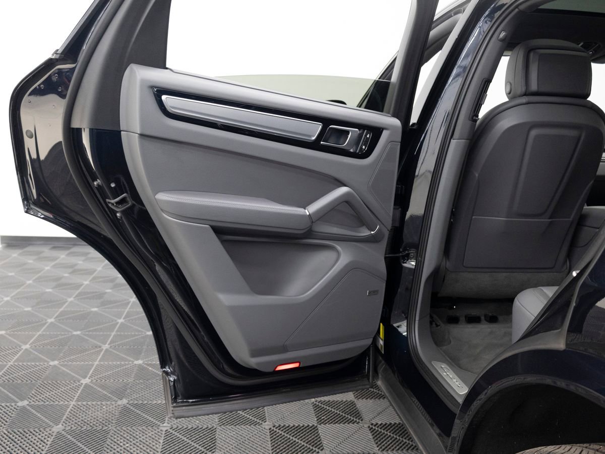 Certified 2023 Porsche Cayenne Coupe image 24