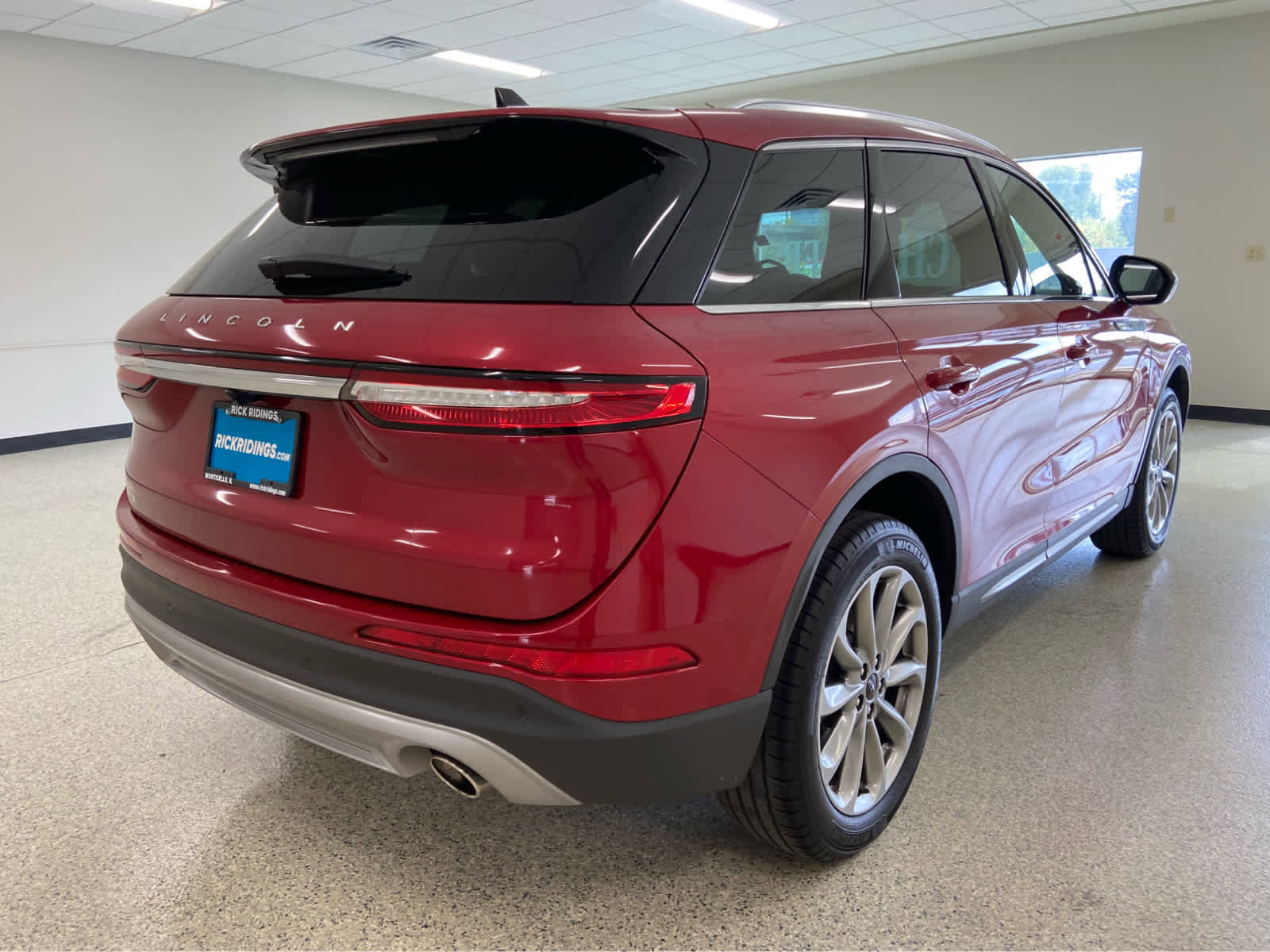 Used 2022 Lincoln Corsair AWD w/ Premium Package image 7