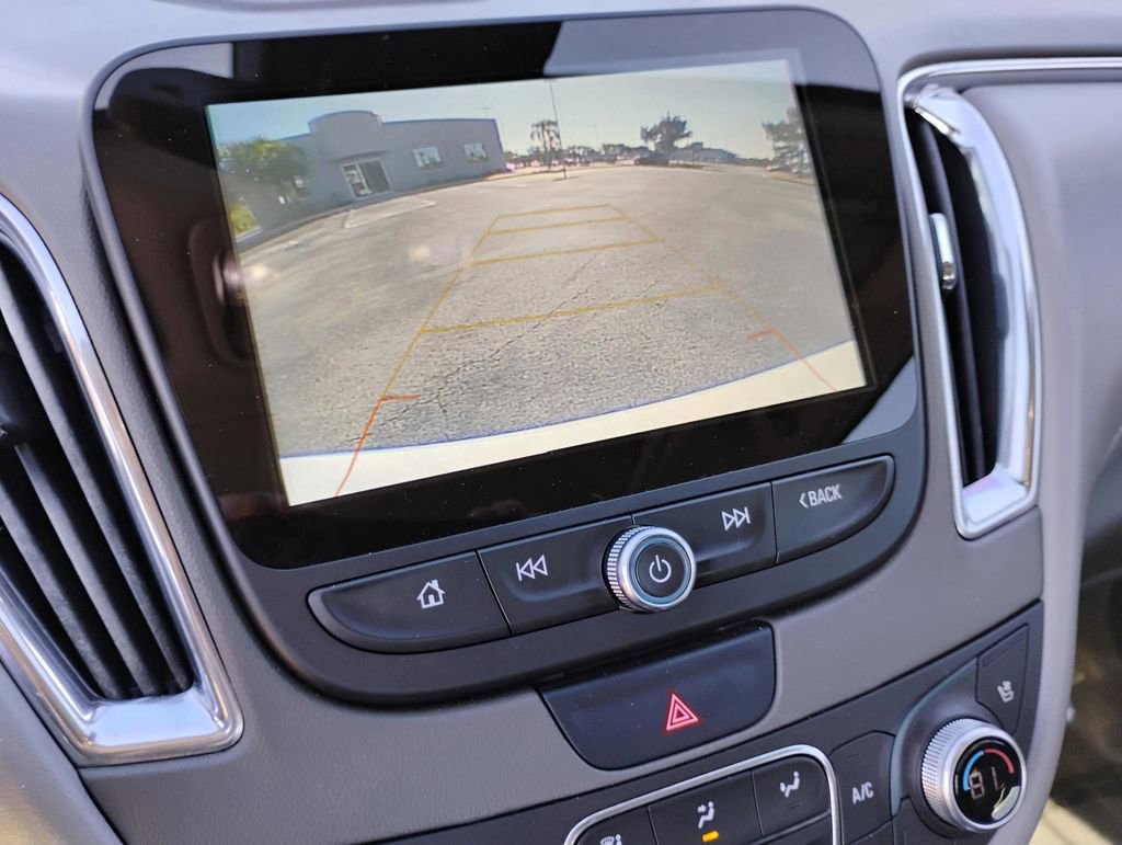 Used 2018 Chevrolet Malibu Premier w/ Premier Sun and Wheel Package image 26