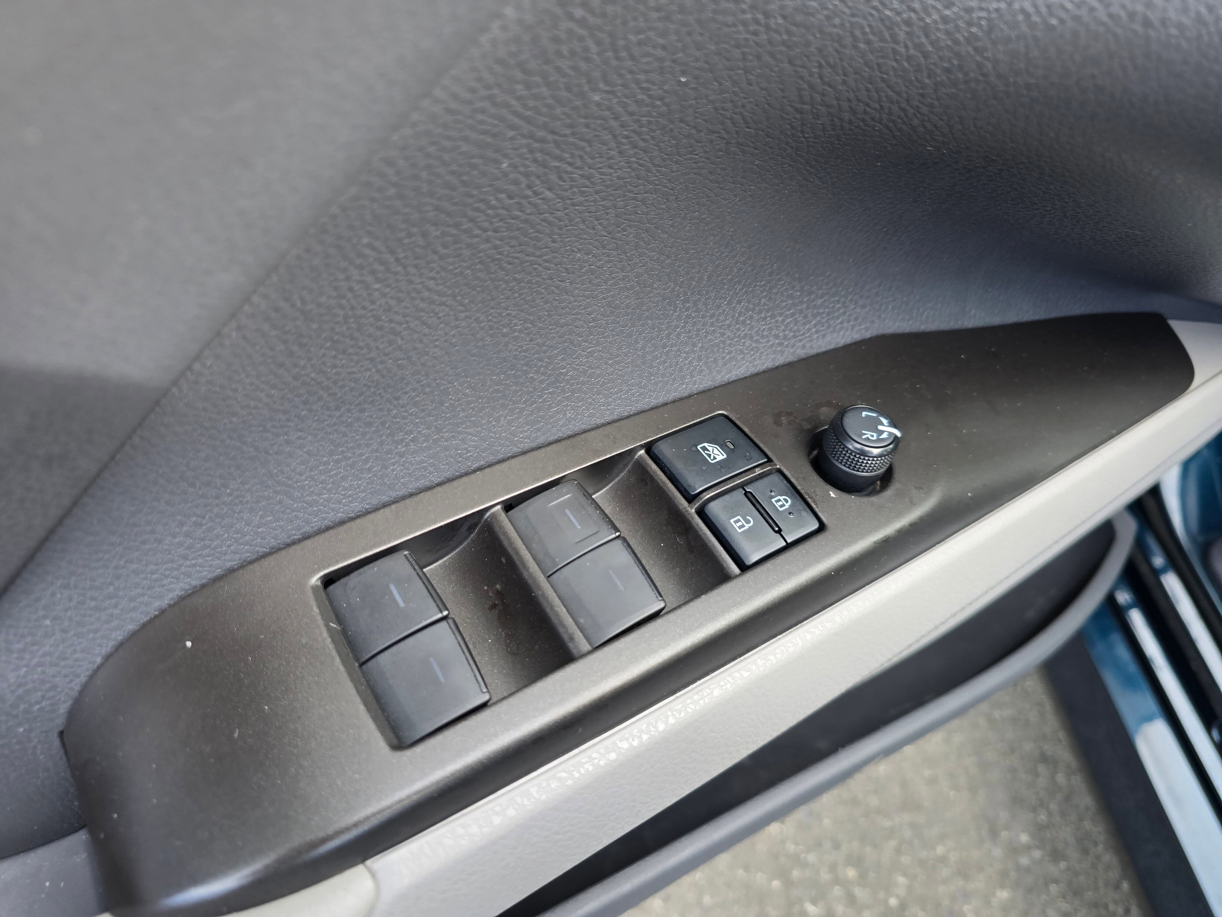 Used 2021 Toyota Camry LE w/ Carpet Mat Package (TMS) AWD/4WD image 25