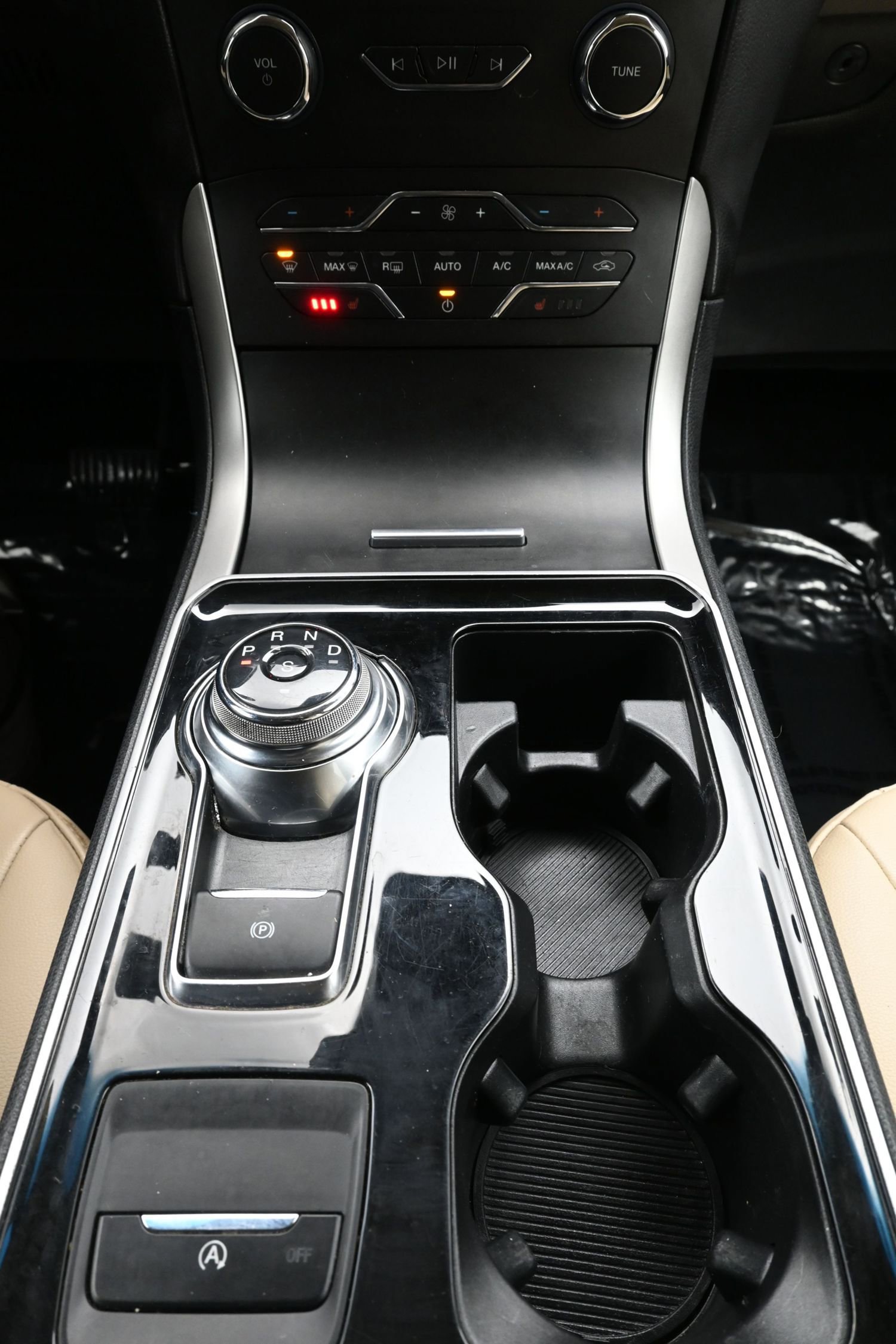 Used 2020 Ford Edge SEL image 19