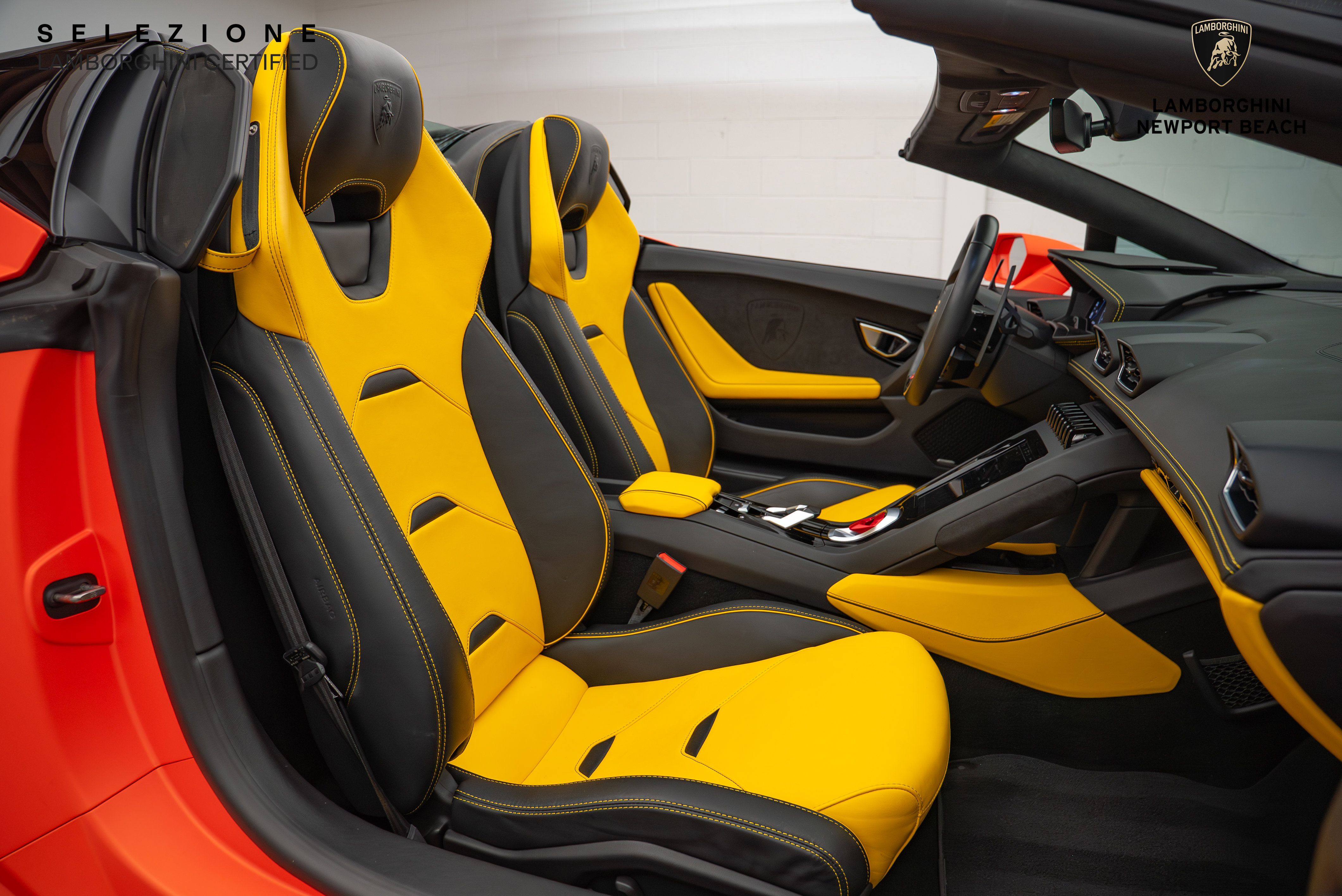 Used 2022 Lamborghini Huracan EVO image 24