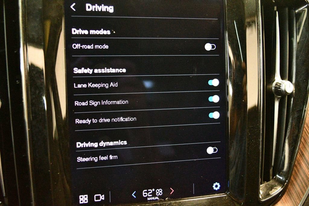 Used 2022 Volvo XC60 B5 Momentum w/ Protection Package Premier image 48