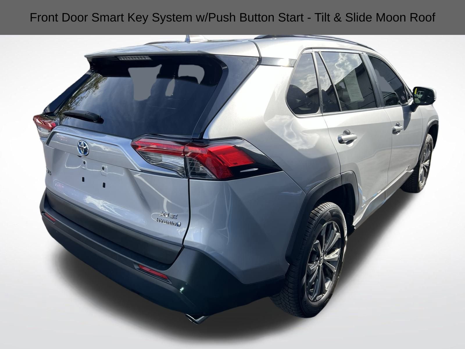 Used 2022 Toyota RAV4 XLE Premium image 10