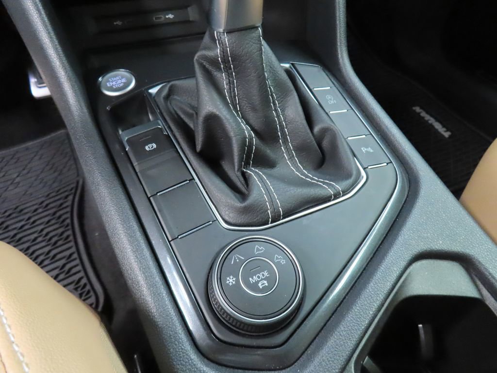 Used 2023 Volkswagen Tiguan SE R-Line image 55