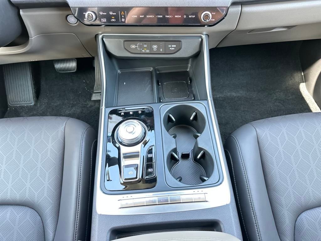 New 2025 Kia Carnival EX image 30
