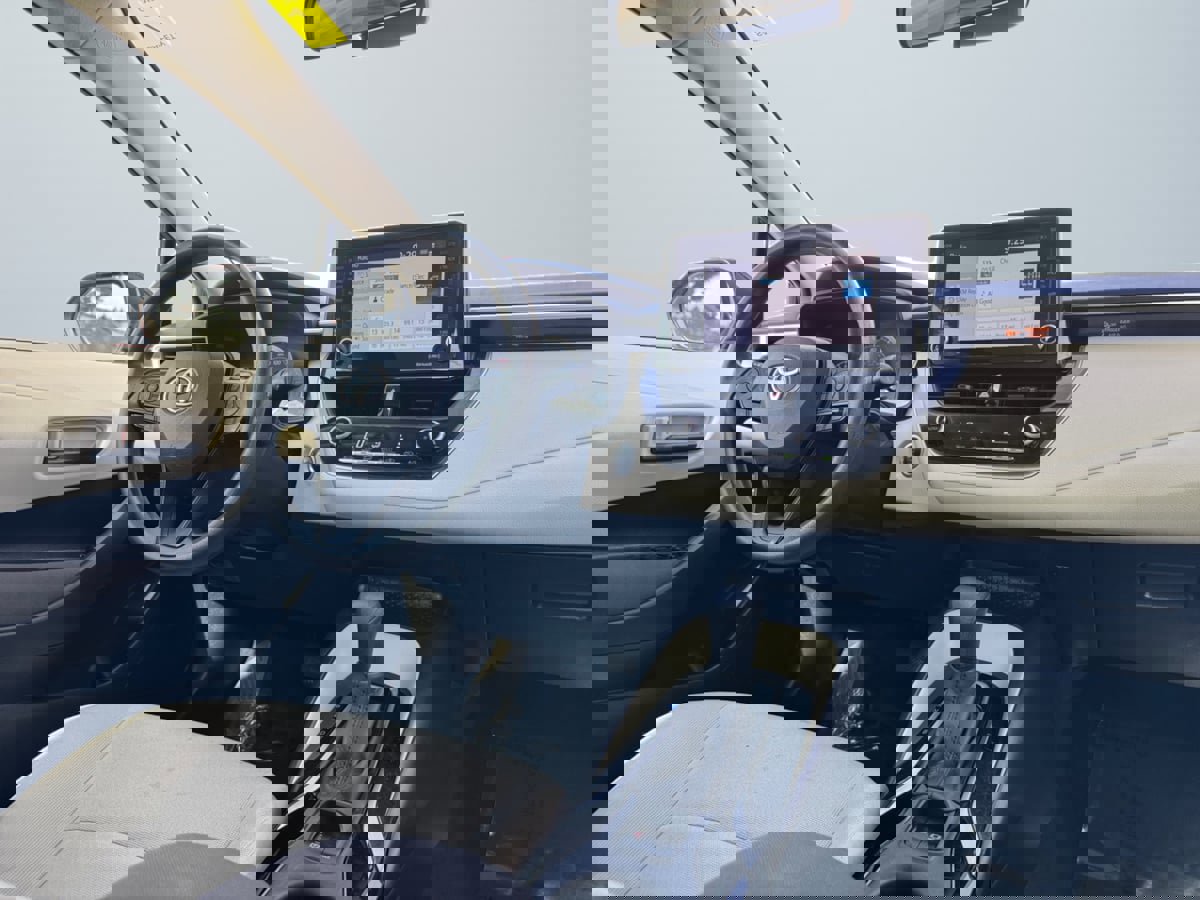 Used 2022 Toyota Corolla LE w/ LE Convenience Package FWD image 14