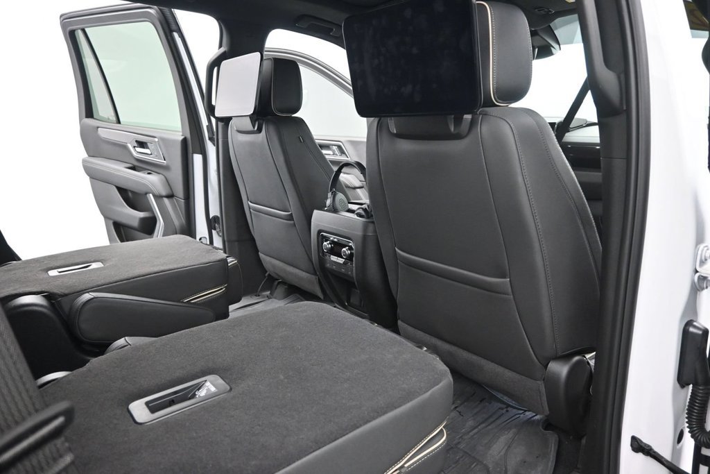 Used 2025 GMC Yukon Elevation w/ Elevation Premium Package AWD/4WD image 24