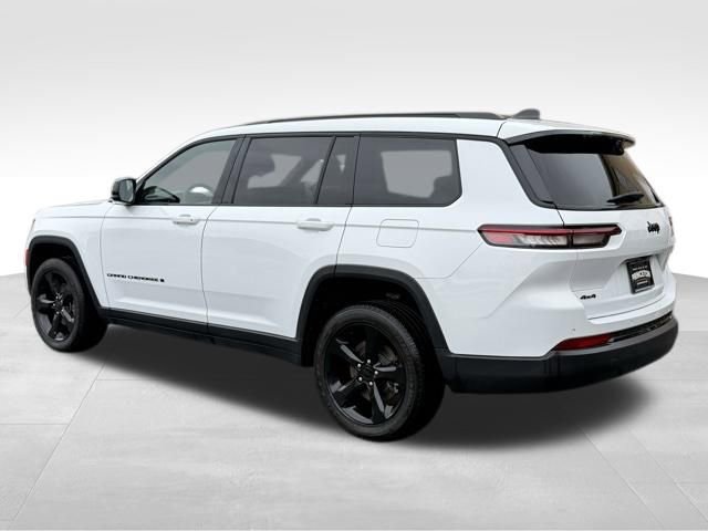 Certified 2024 Jeep Grand Cherokee L Altitude AWD/4WD image 5