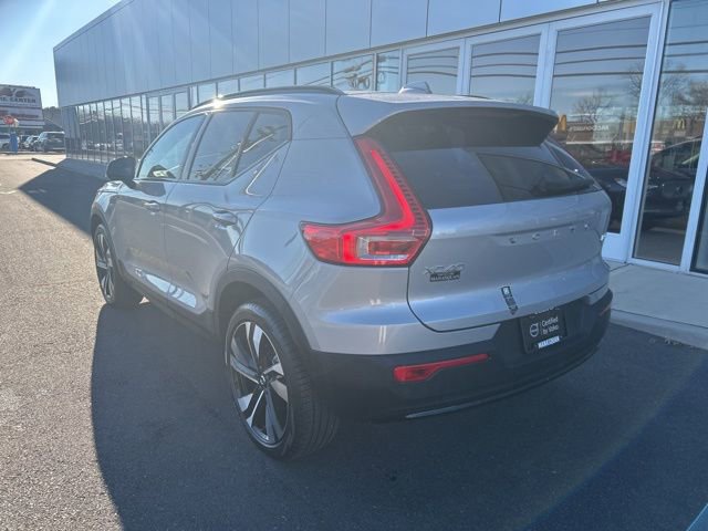 Certified 2025 Volvo XC40 B5 Plus AWD/4WD image 3