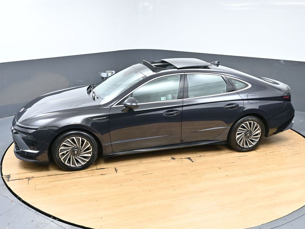 Used 2025 Hyundai Sonata Limited FWD image 50