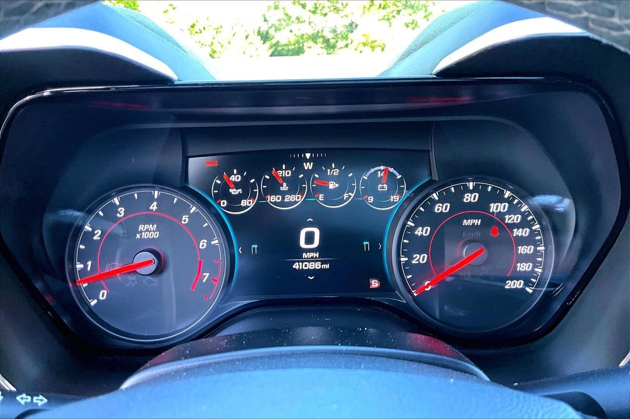 Used 2018 Chevrolet Camaro SS RWD image 10