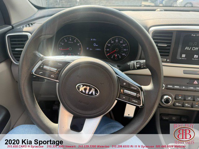 Used 2020 Kia Sportage LX AWD/4WD image 13