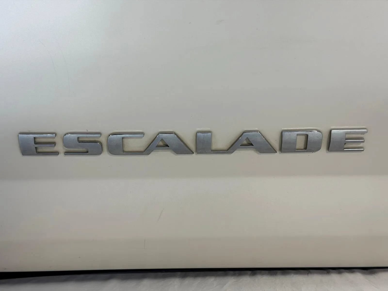 Used 2008 Cadillac Escalade EXT AWD/4WD image 9
