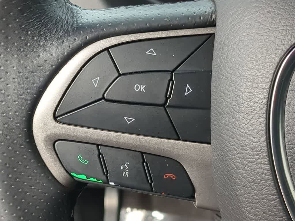 Used 2019 Dodge Durango SXT w/ 3rd Row Seating Group image 24