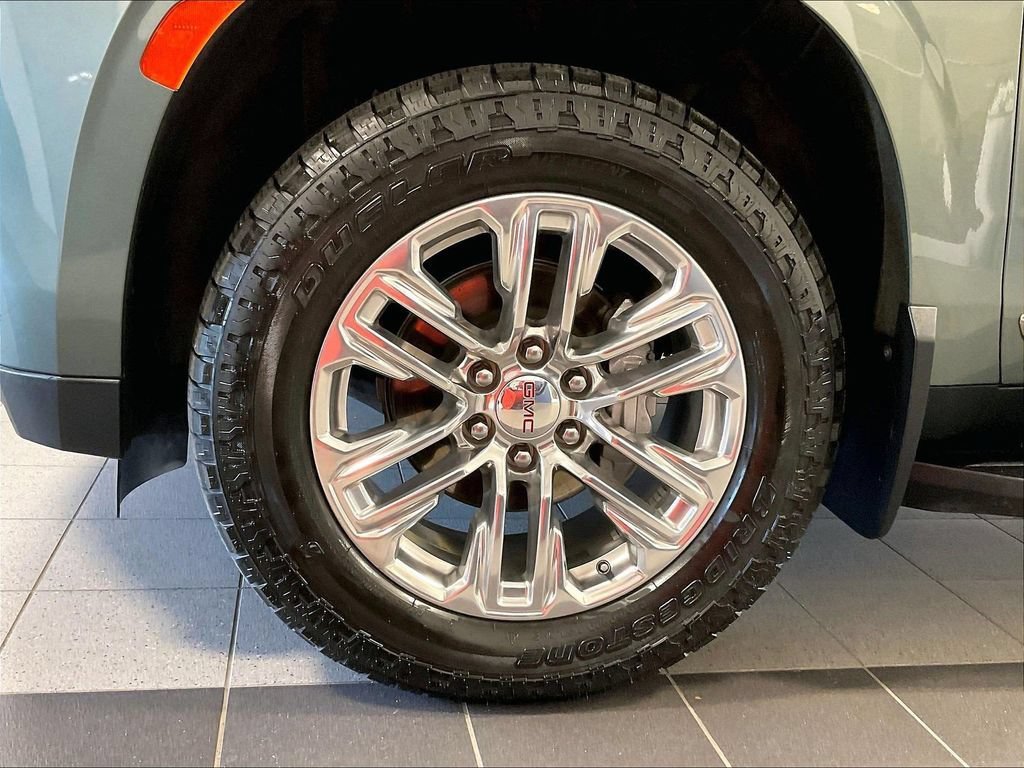 Used 2023 GMC Yukon SLT w/ SLT Premium Package AWD/4WD image 7