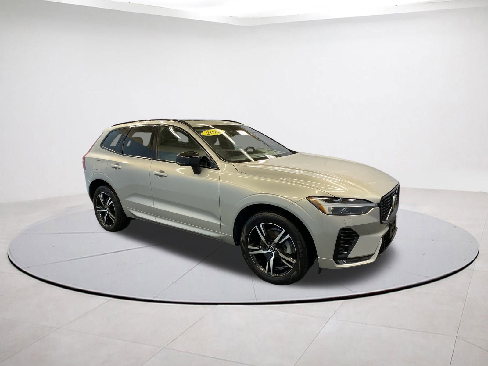 Used 2022 Volvo XC60 B5 R-Design image 7