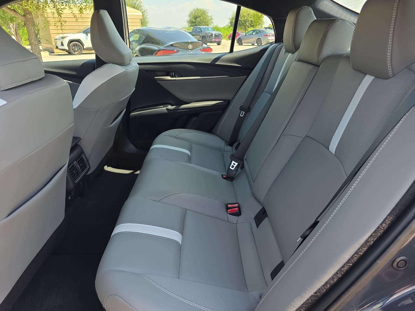 Used 2026 Toyota Camry SE w/ Convenience Package FWD image 11