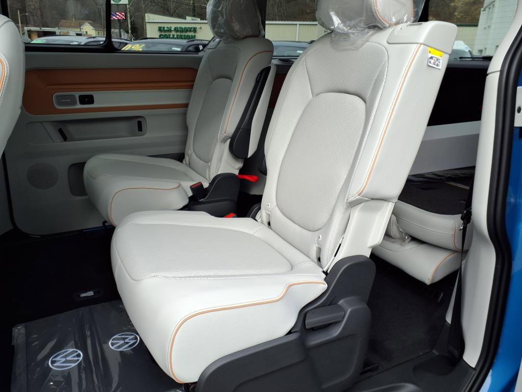 New 2025 Volkswagen ID. Buzz 1st Edition image 5