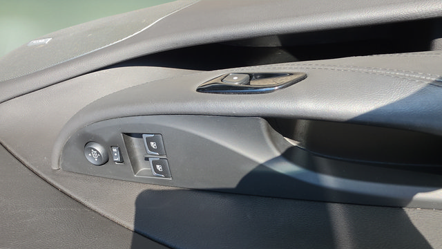 Used 2016 Cadillac ELR FWD image 30