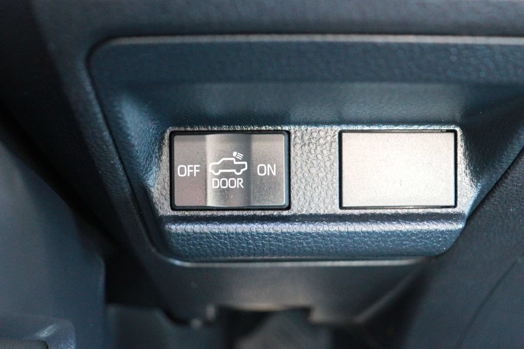 Used 2024 Toyota Tacoma SR5 AWD/4WD image 25
