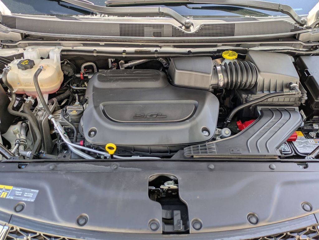 Used 2024 Chrysler Pacifica Touring-L image 30