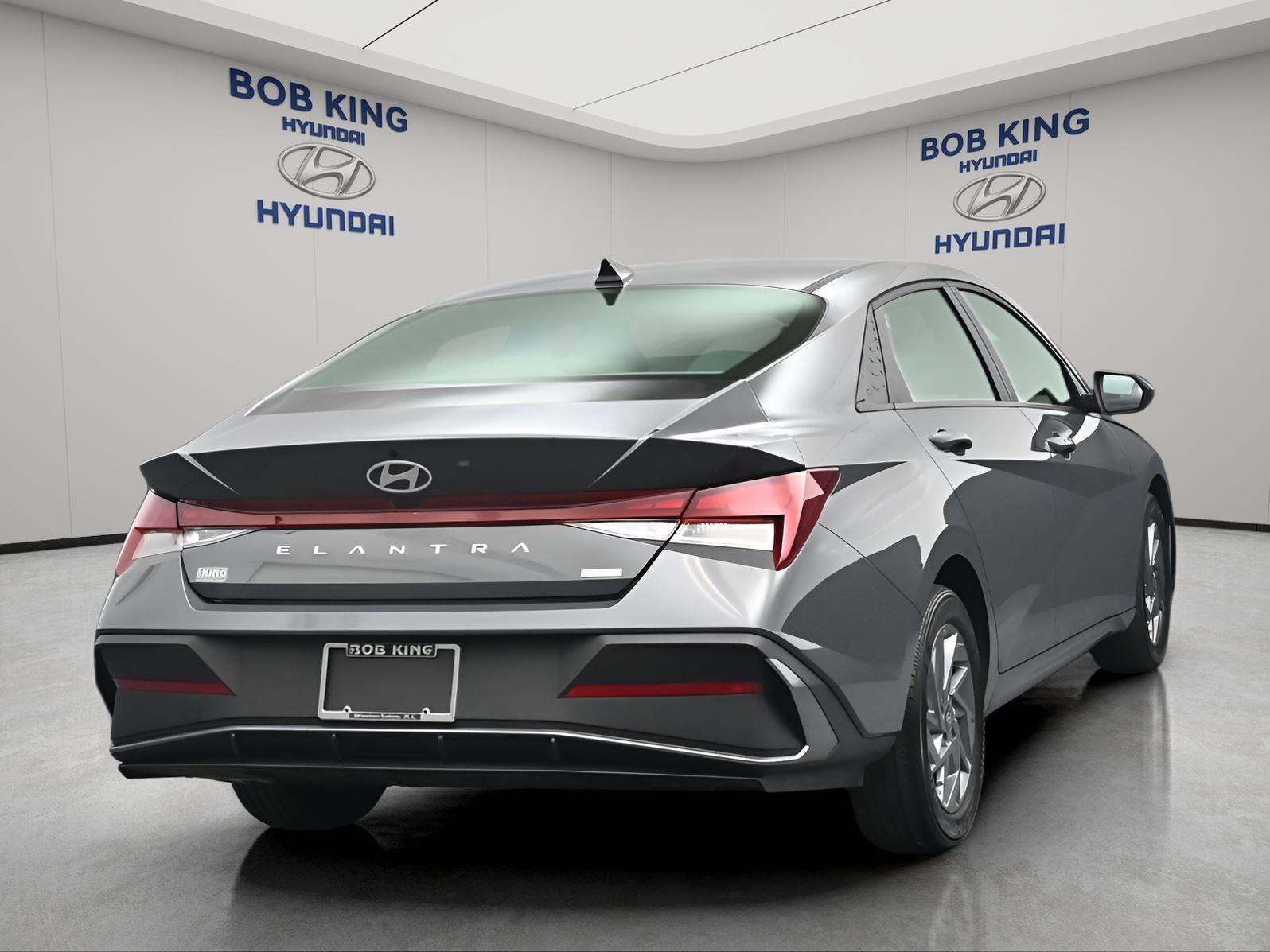 Used 2024 Hyundai Elantra Blue FWD image 24