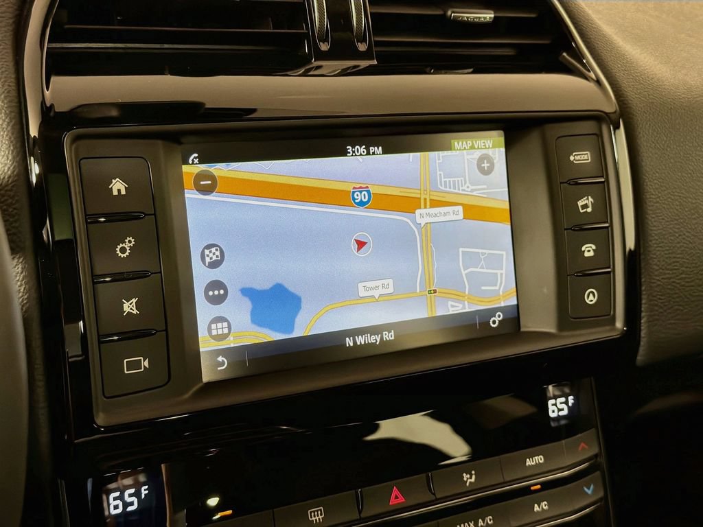 Used 2018 Jaguar XE RWD image 13