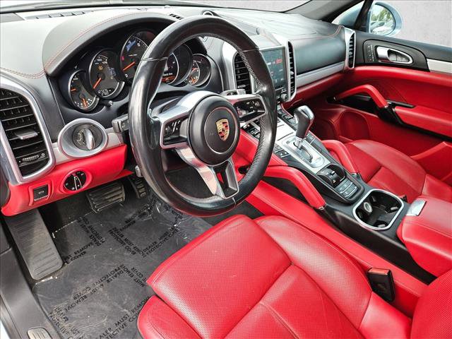 Used 2017 Porsche Cayenne Platinum Edition image 10