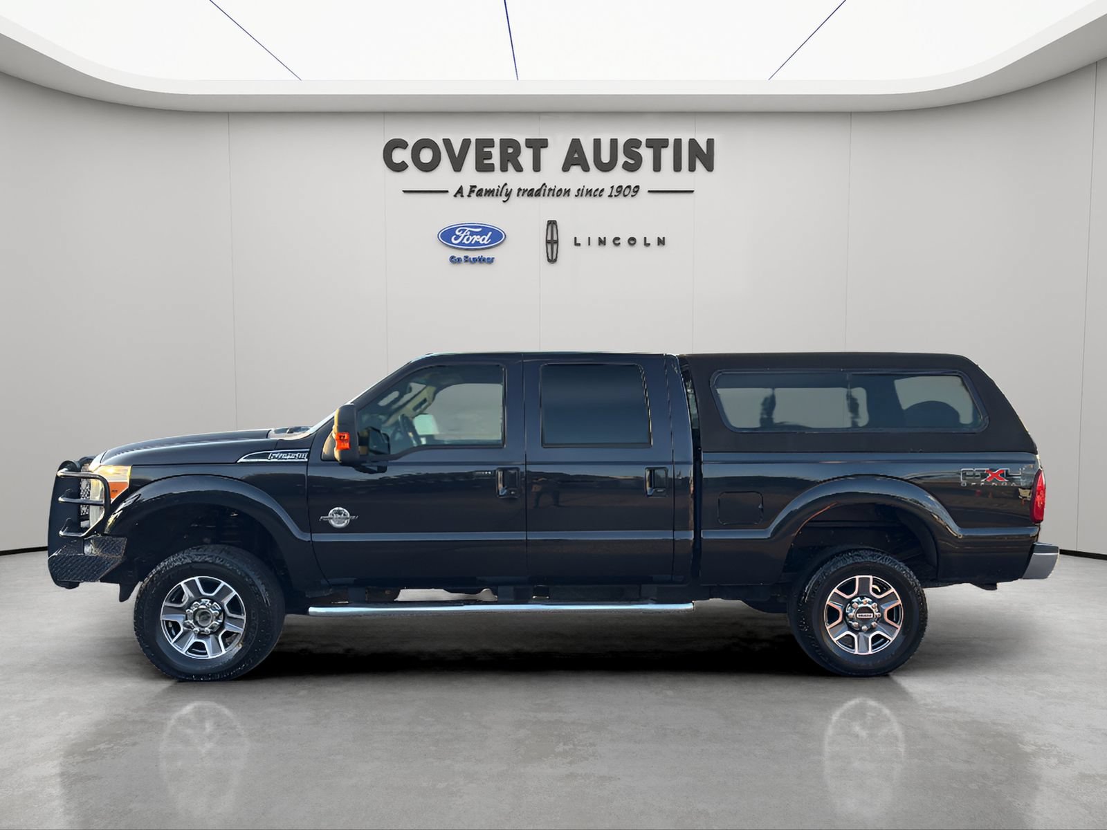 Used 2011 Ford F250 Lariat w/ Lariat Interior Pkg AWD/4WD image 2