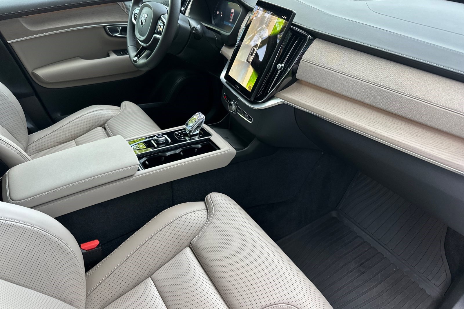 Used 2026 Volvo XC90 T8 Ultra w/ Lounge Package image 20