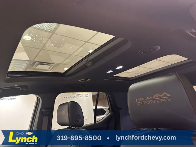 Used 2024 Chevrolet Traverse High Country image 4
