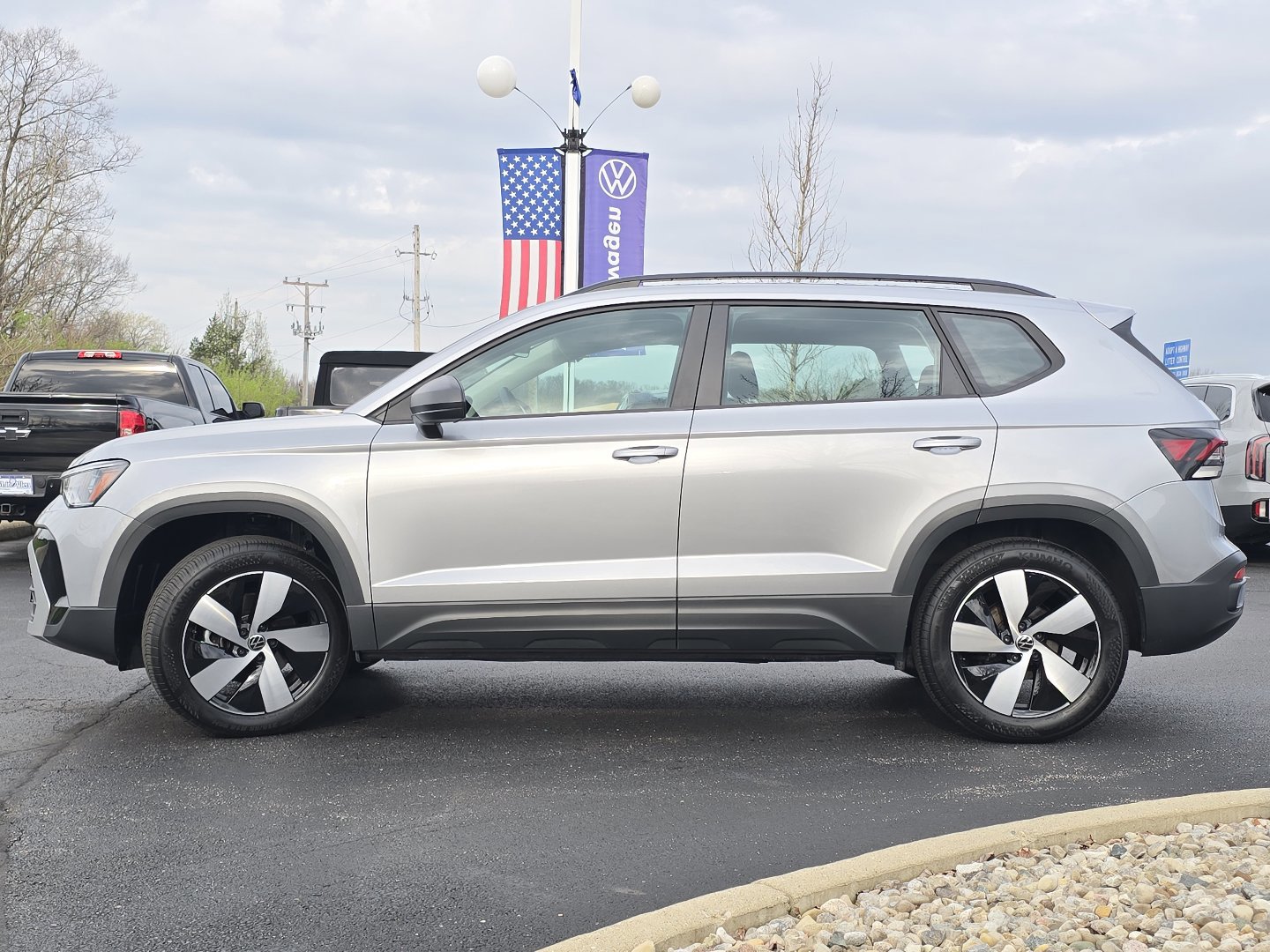 Certified 2025 Volkswagen Taos S AWD/4WD image 18