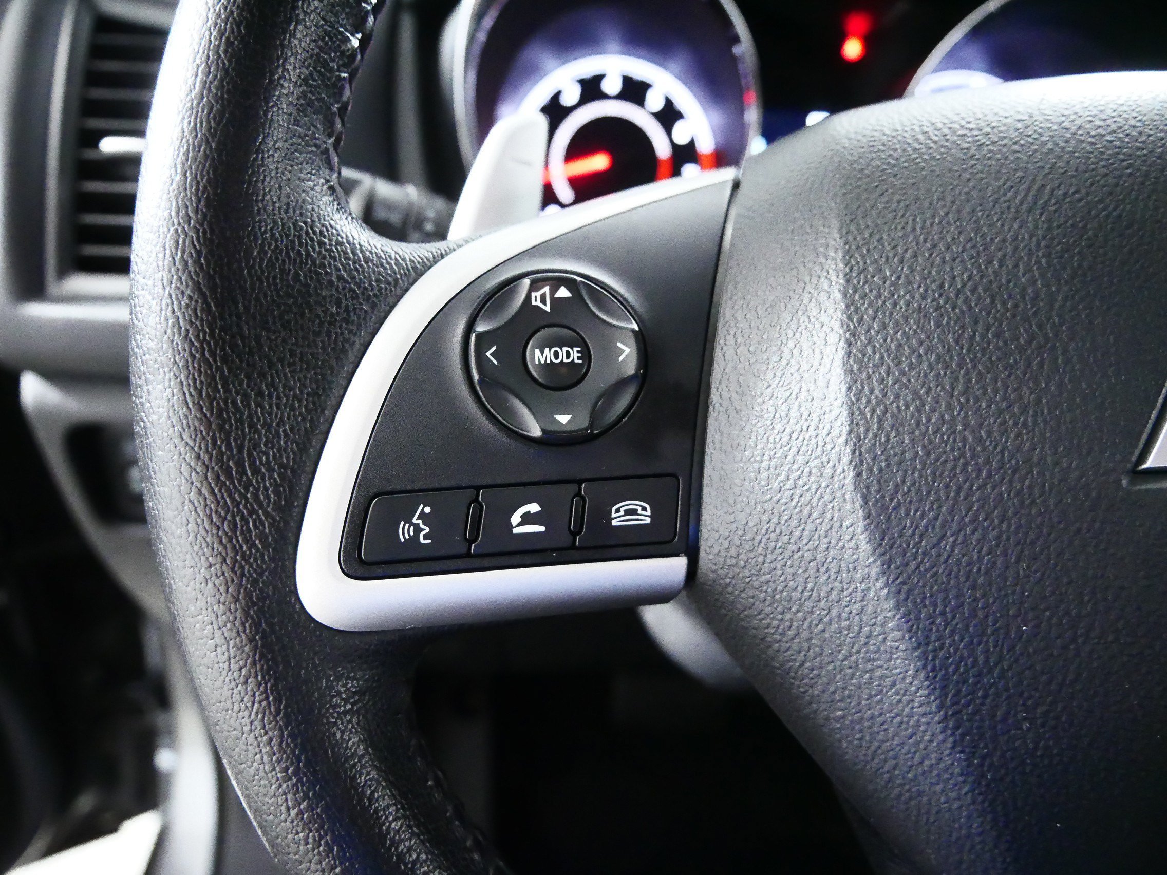 Used 2014 Mitsubishi Outlander Sport SE AWD/4WD image 27