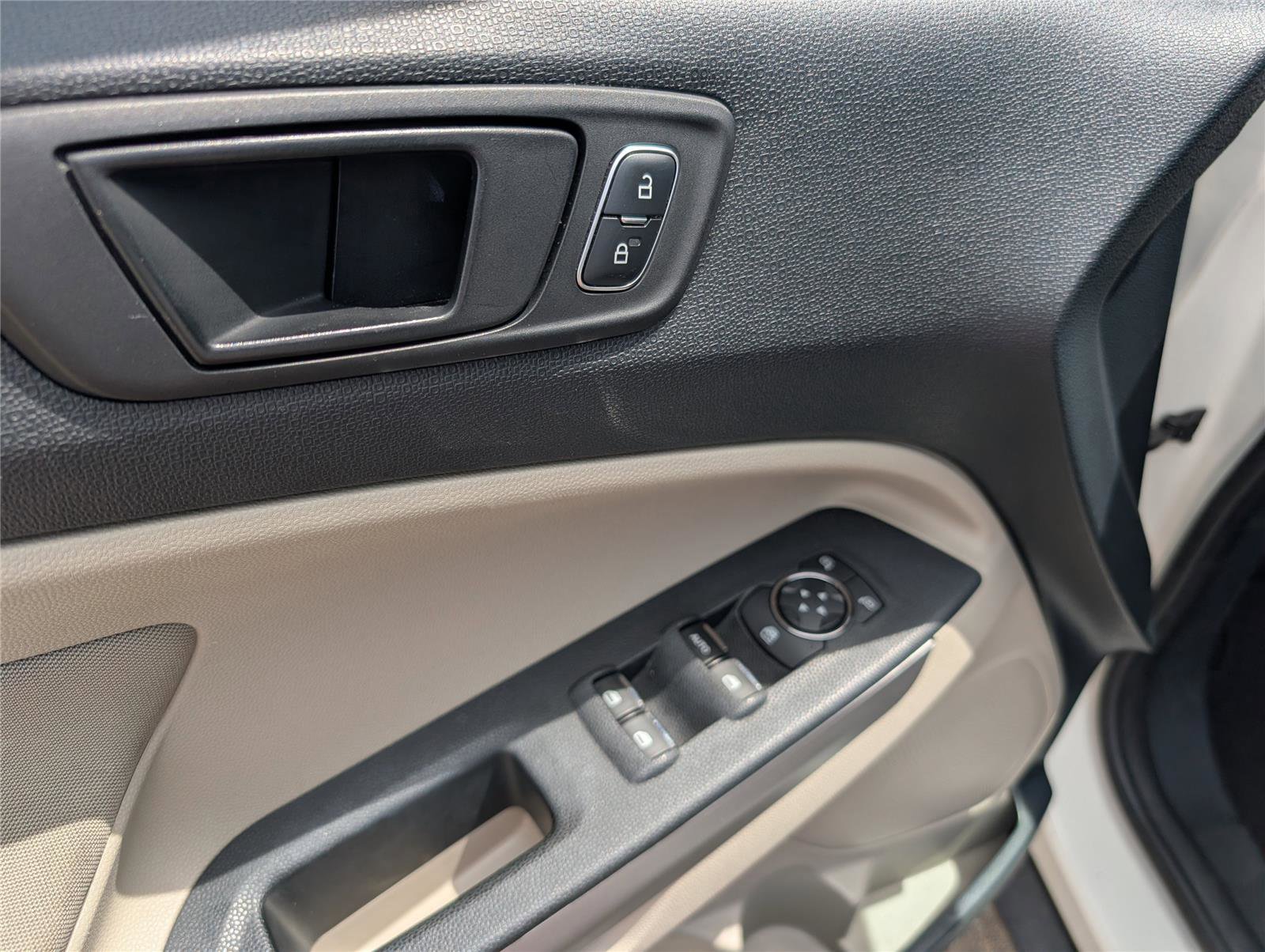 Used 2018 Ford EcoSport S FWD image 19