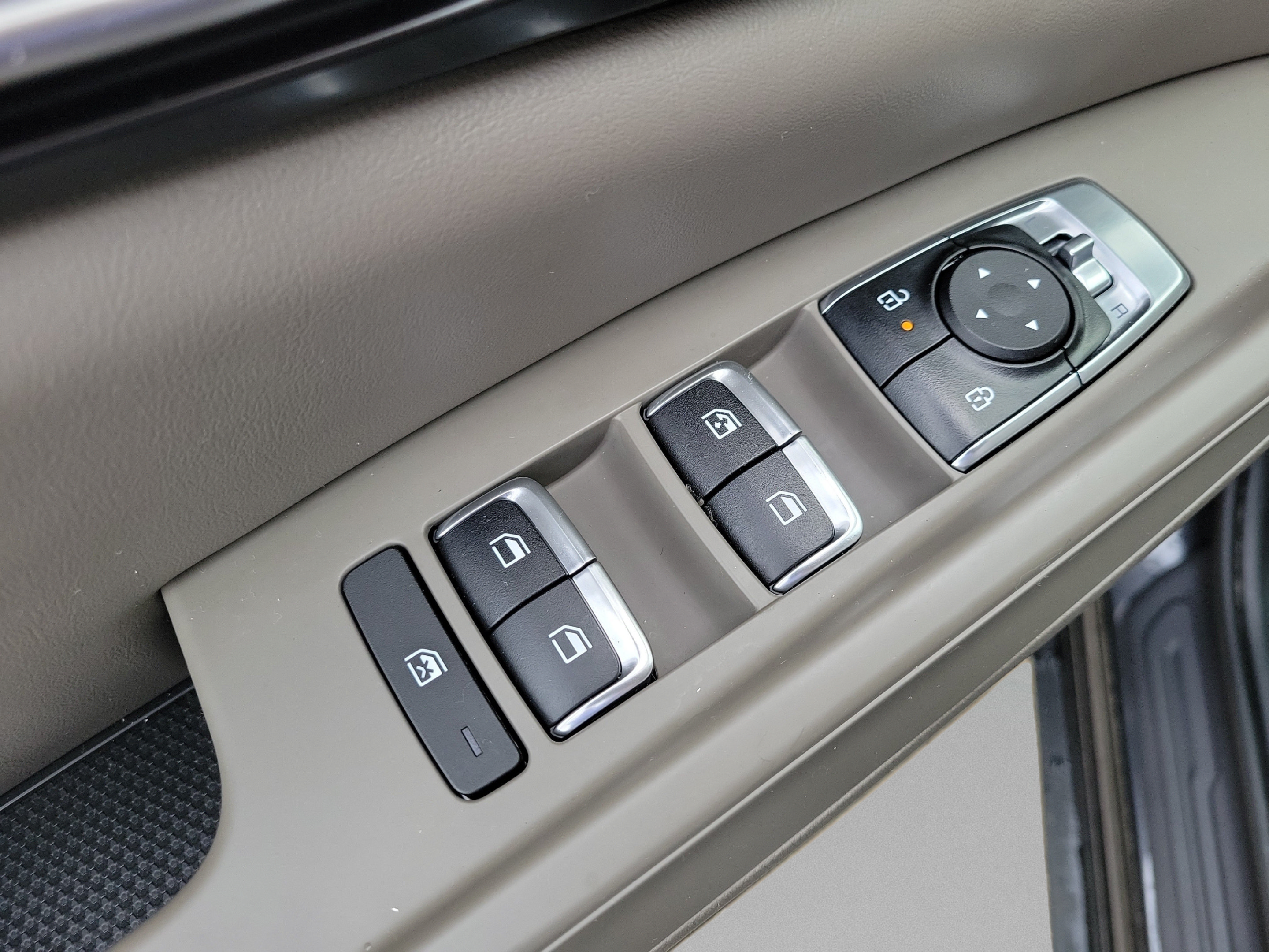 Certified 2026 Kia Carnival FWD image 14