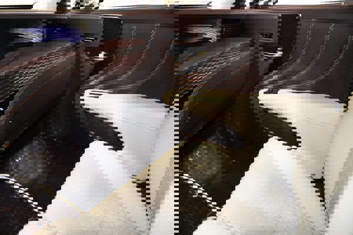 Used 2019 Lexus LS 500 AWD image 53