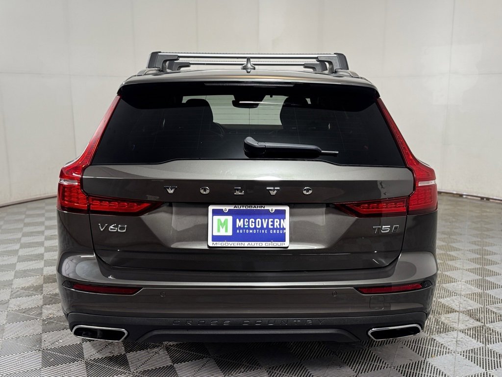 Used 2021 Volvo V60 T5 Cross Country w/ Protection Package image 3