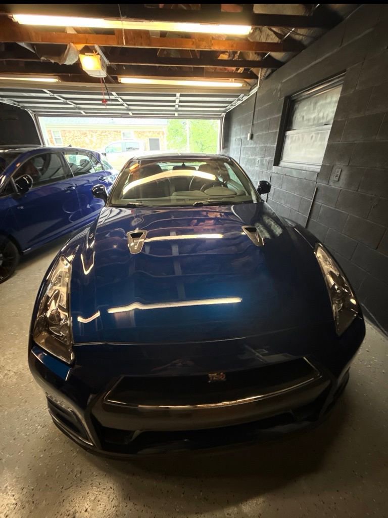 Used 2014 Nissan GT-R Black Edition AWD/4WD image 2