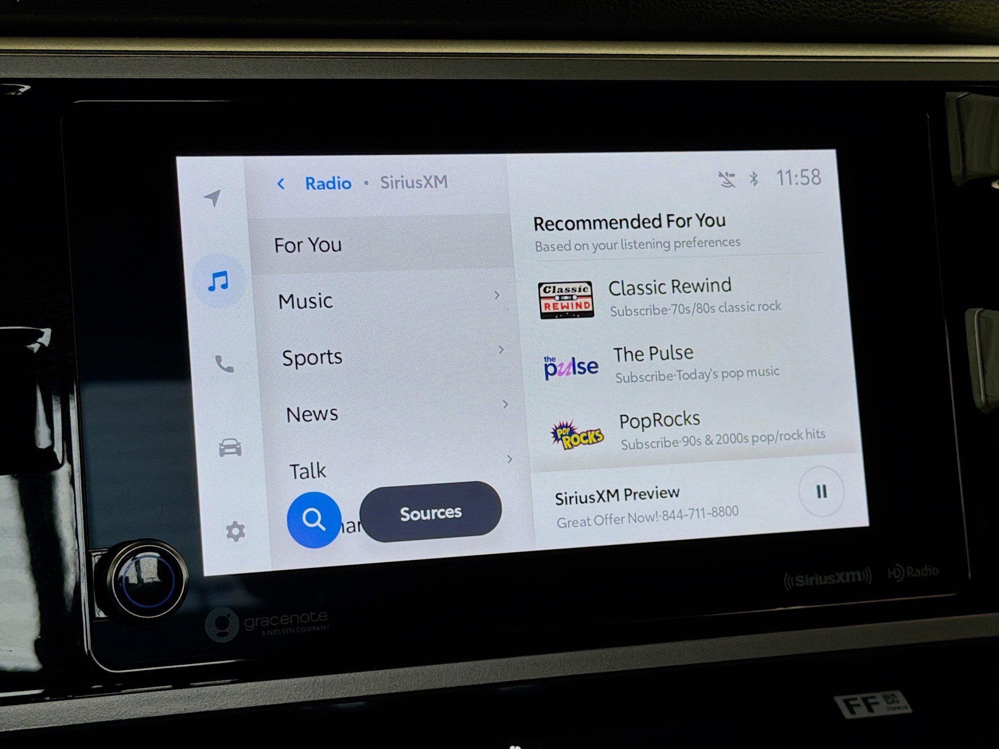 Used 2022 Toyota Tundra SR5 w/ SR5 Convenience Package image 9