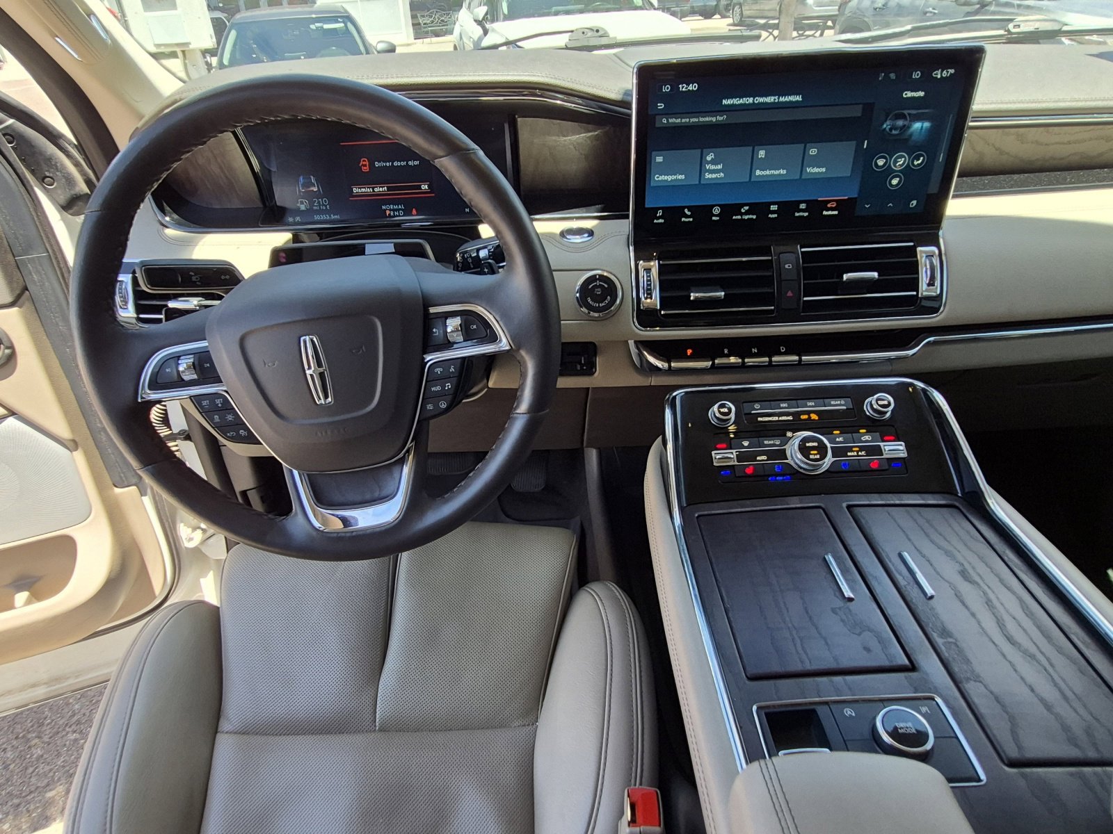 Used 2023 Lincoln Navigator Reserve AWD/4WD image 18