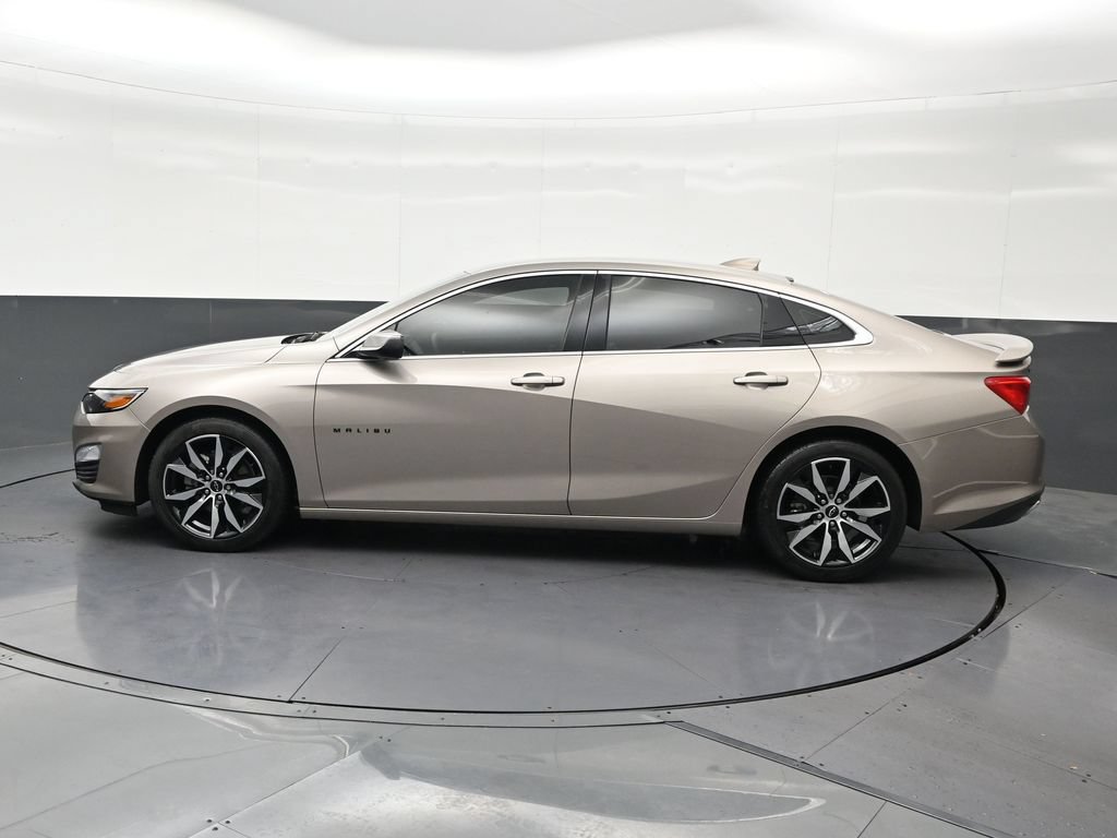Used 2022 Chevrolet Malibu RS FWD image 2